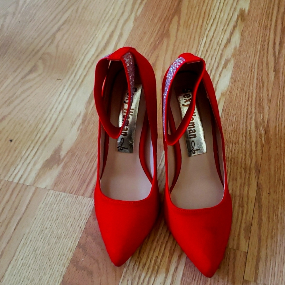 Sexy Woman 👩 Gorgeous Heels 👠 😍.